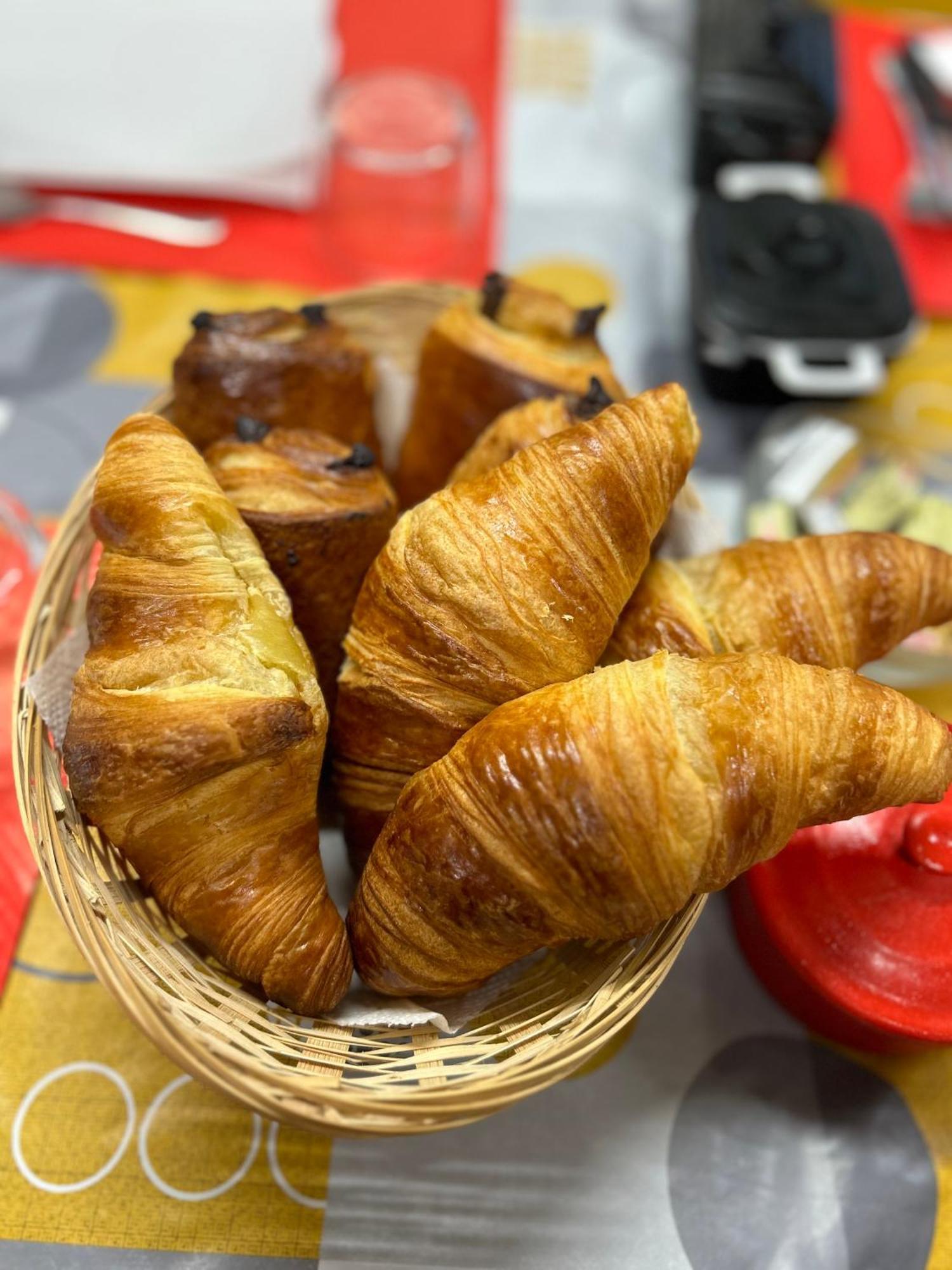 La Cheminee - Chambres D'Hotes Avec Bar-Restaurant Tardets-Sorholus Eksteriør billede