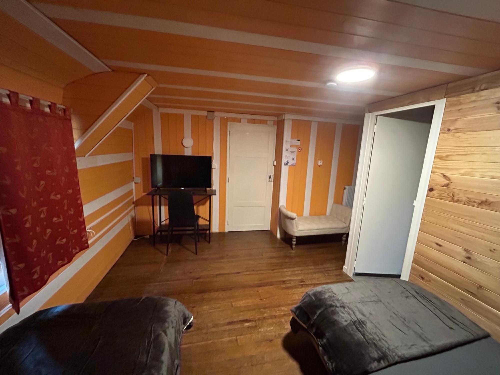 La Cheminee - Chambres D'Hotes Avec Bar-Restaurant Tardets-Sorholus Eksteriør billede
